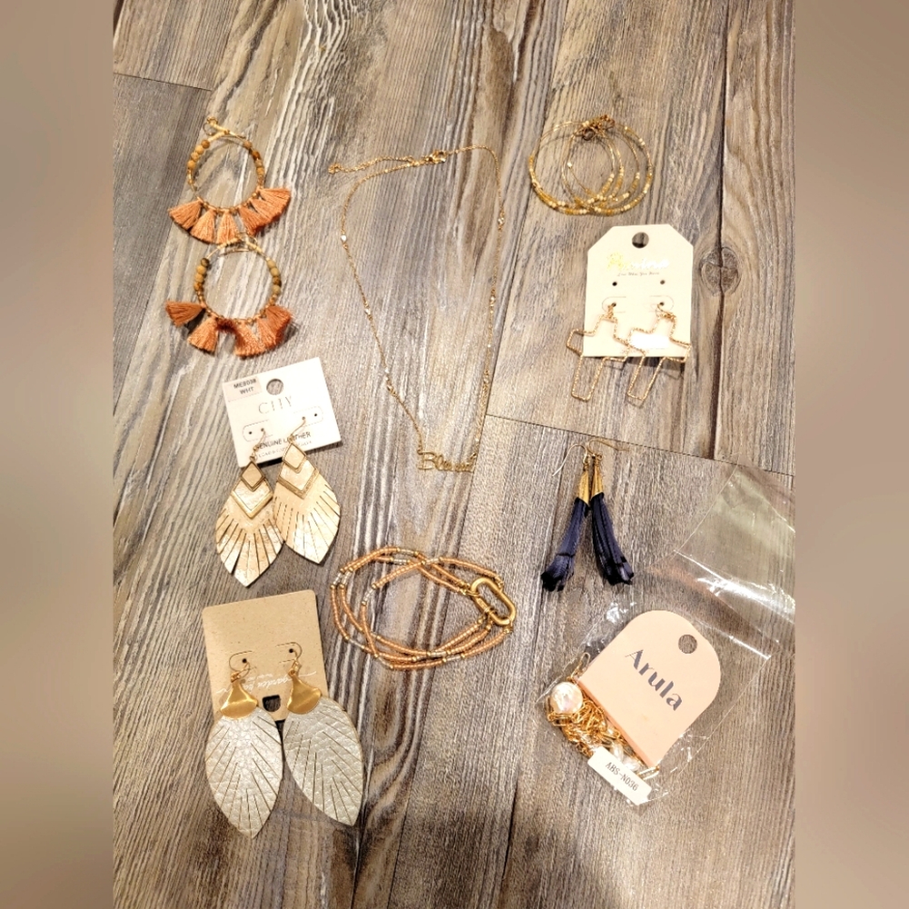 NWT Jewerly Set Altar'd State